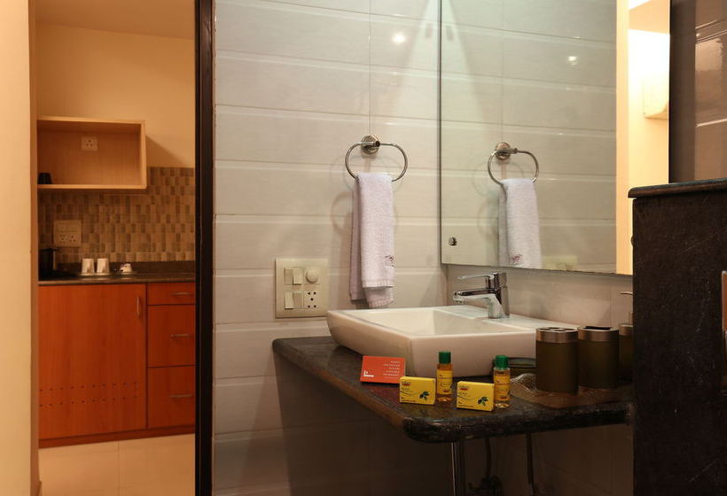 Fabhotel Noida Sector 61 14