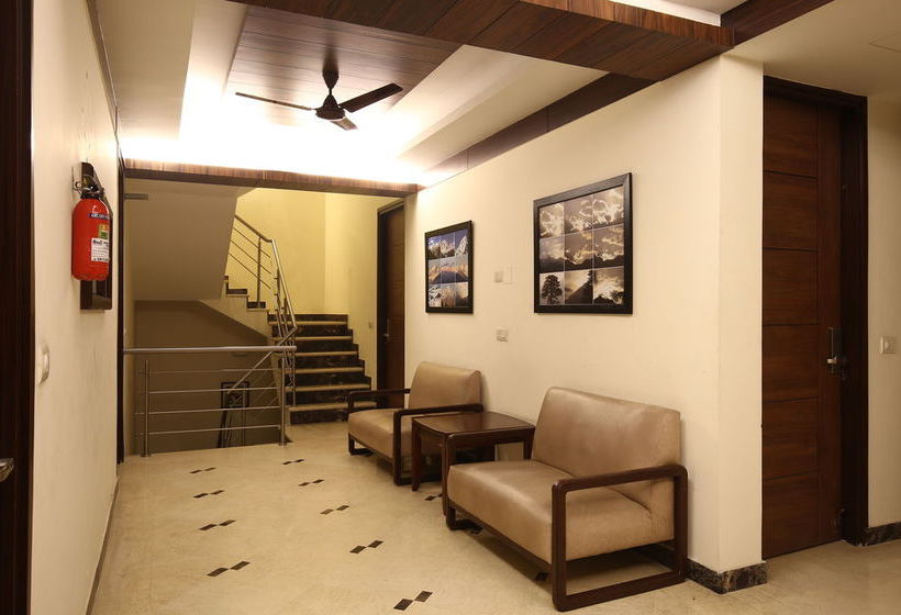 Fabhotel Noida Sector 61 16