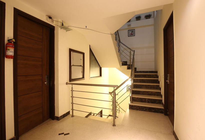 Fabhotel Noida Sector 61 18