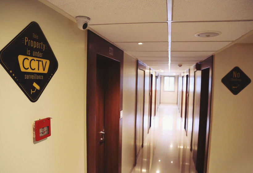 Hotel Oyo Premium Chinchwad 17