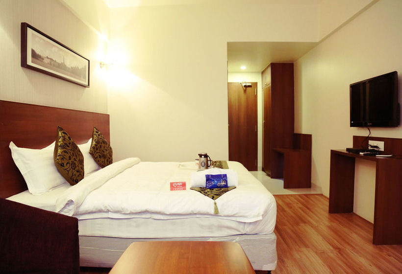 Hotel Oyo Premium Chinchwad 9