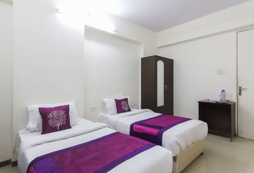 Hotel Oyo Apartments Link Road Malad 10