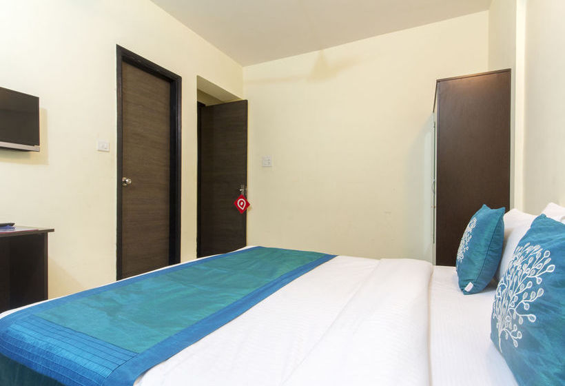 Hotel Oyo Apartments Link Road Malad 8