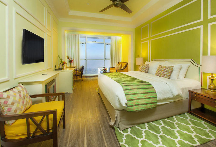 Hotel Fragrant Nature Munnar 4