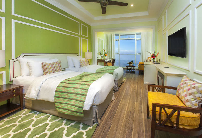 Hotel Fragrant Nature Munnar 6