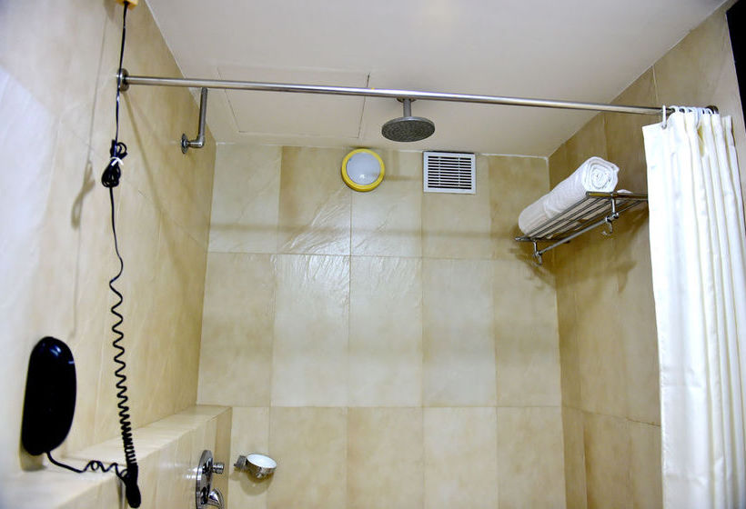 Hotel Oyo Premium Pattom Junction 10