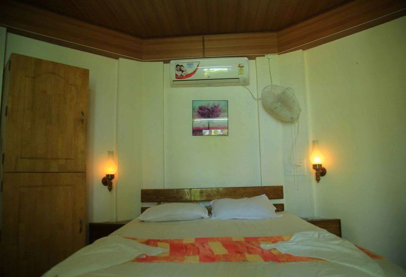 Hotel Woodhouse Beach Resort 1