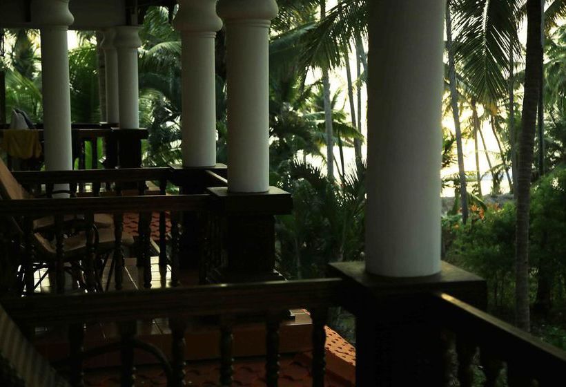 Hotel Woodhouse Beach Resort 2