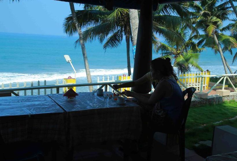 Hotel Woodhouse Beach Resort 4