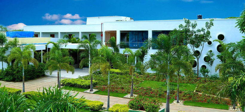 Mrugavani Resort And Spa 4