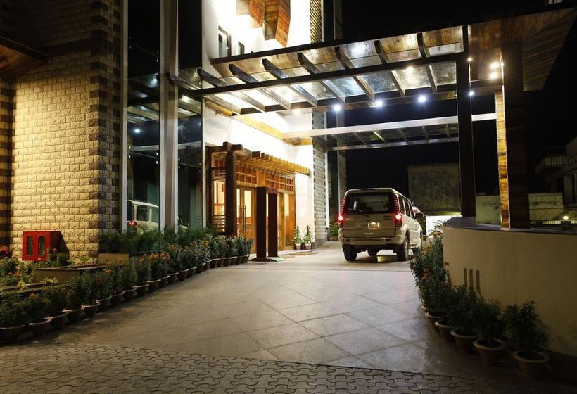 Hotel Saffron Leaf 12