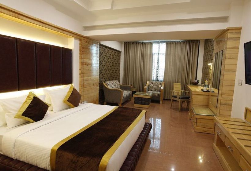 Hotel Saffron Leaf 15