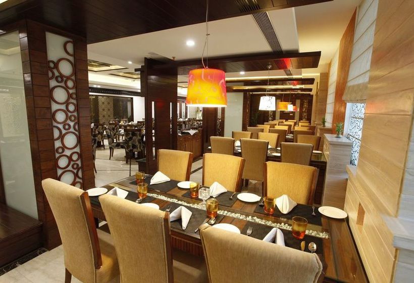 Hotel Saffron Leaf 18