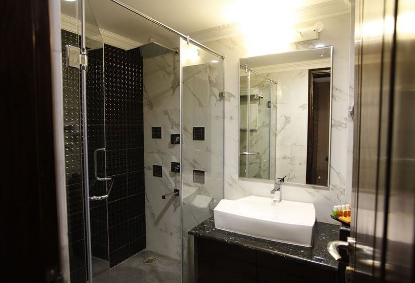 Hotel Saffron Leaf 4