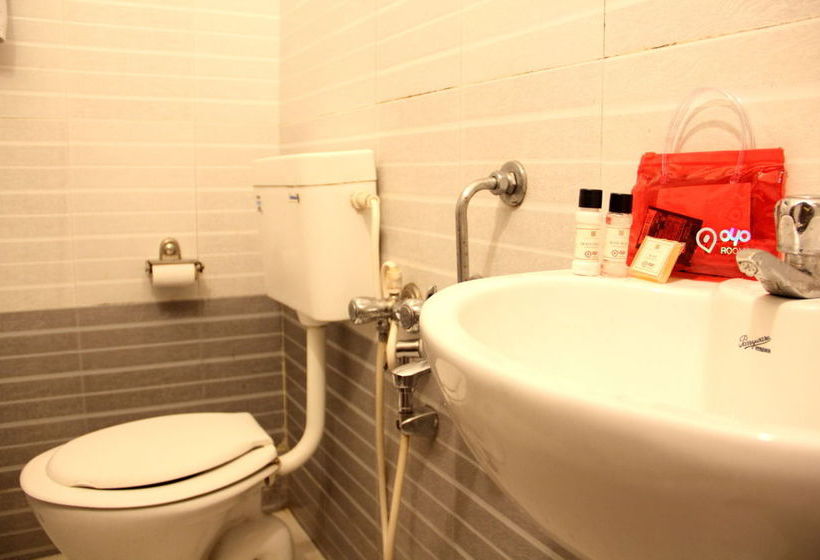 Hotel Oyo Apartments Kharadi 1