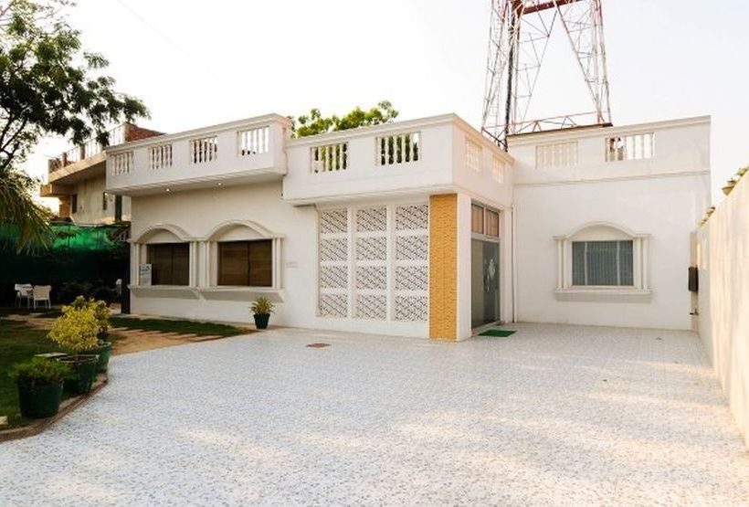 Hotel Zo Rooms Vip Road Kalakriti 11