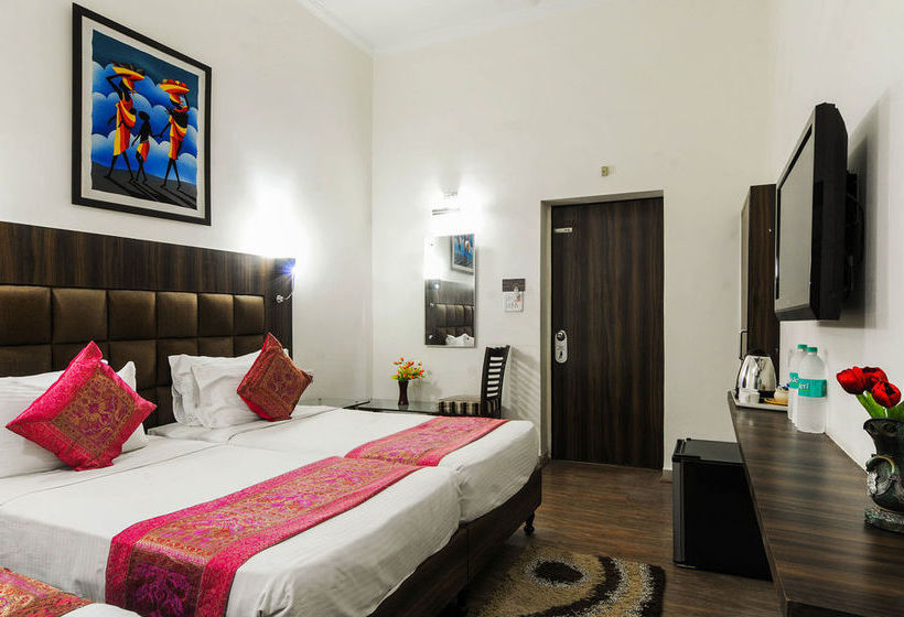 Hotel Zo Rooms Vip Road Kalakriti 5