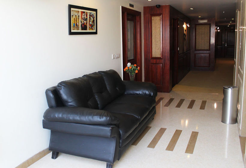 Hotel Oyo Rooms Noida Sector 12 17