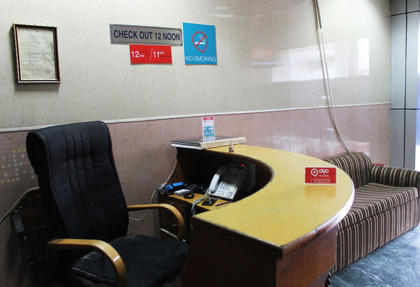 Hotel Oyo Rooms Noida Sector 12 18