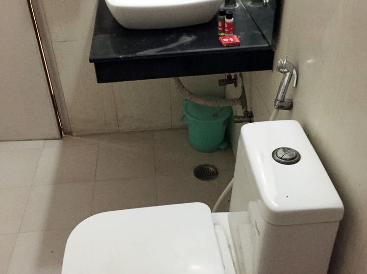 Hotel Oyo Rooms Greater Noida Knowledge Park 17