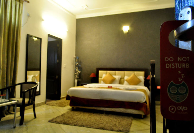 Hotel Oyo Rooms Noida City Centre 4