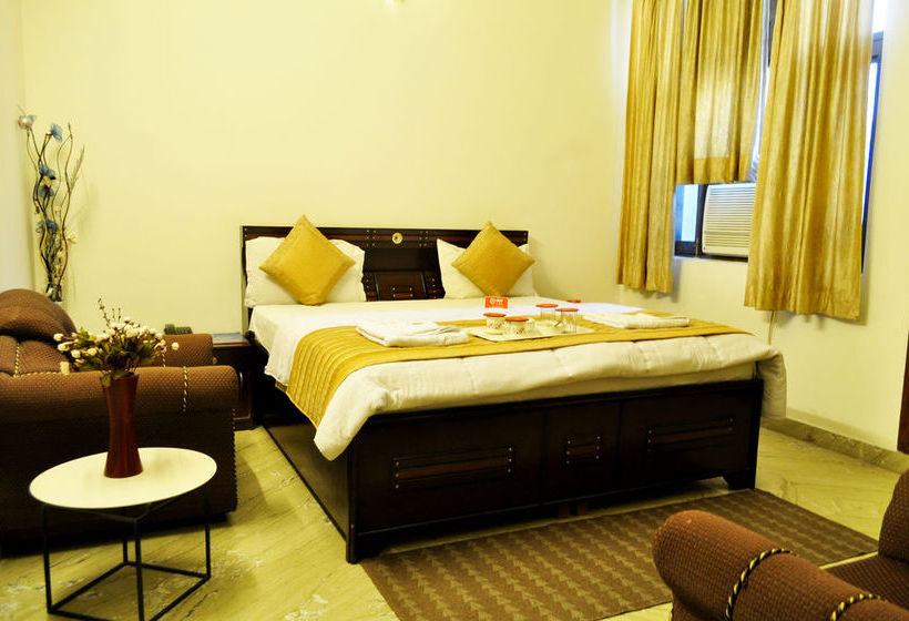 Hotel Oyo Rooms Noida City Centre 8