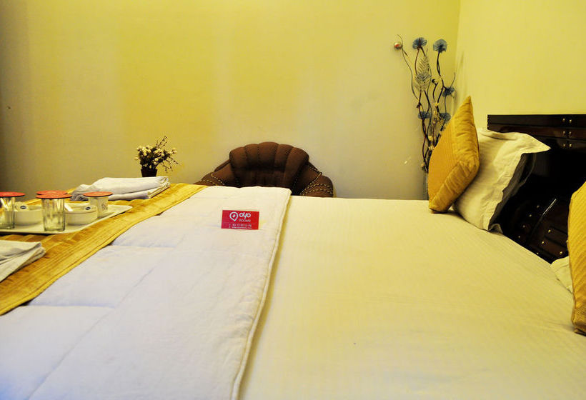 Hotel Oyo Rooms Noida City Centre 9