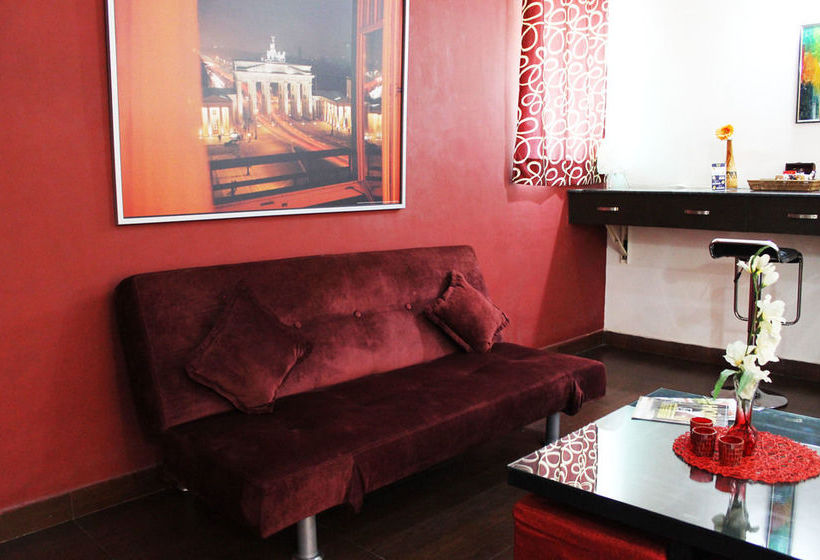 Hotel Oyo Premium Noida Expressway 11