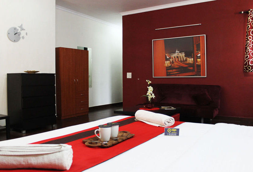 Hotel Oyo Premium Noida Expressway 15