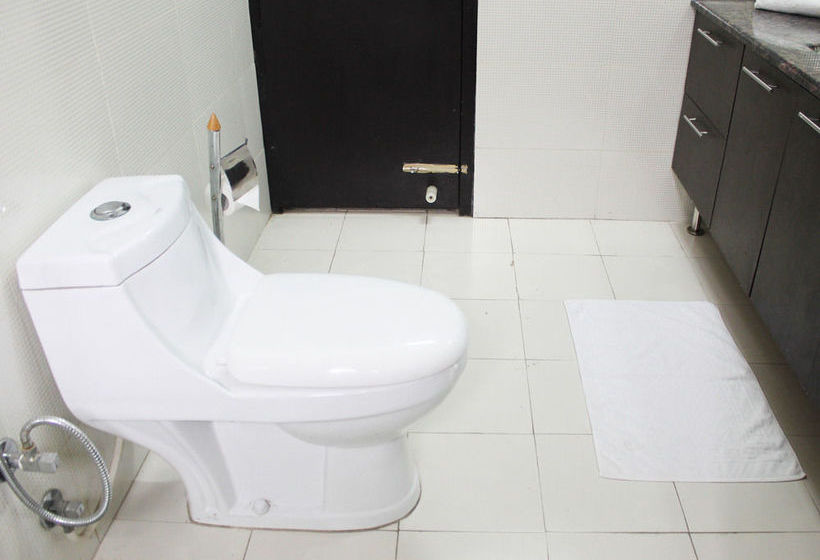 Hotel Oyo Premium Noida Expressway 4