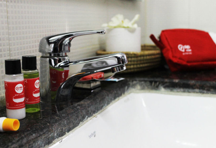 Hotel Oyo Premium Noida Expressway 8