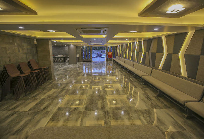 Hotel Oyo Rooms Thaltej Sg Highway 11