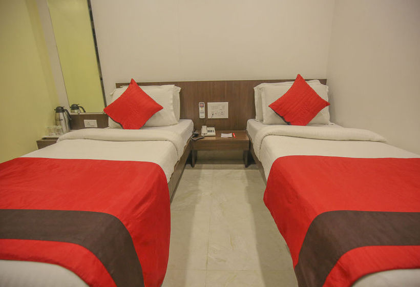 Hotel Oyo Rooms Thaltej Sg Highway 17