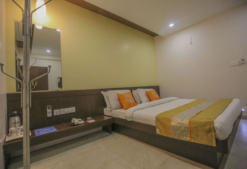 Hotel Oyo Rooms Thaltej Sg Highway 2