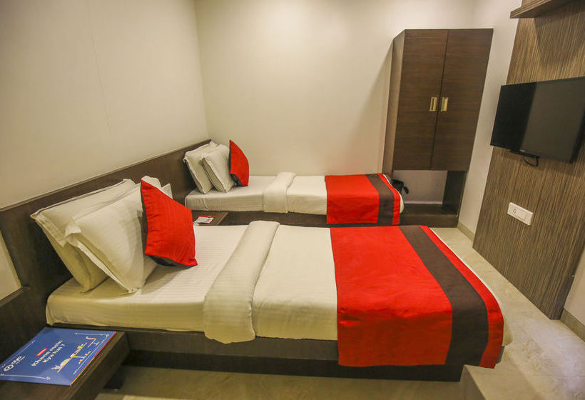 Hotel Oyo Rooms Thaltej Sg Highway 4