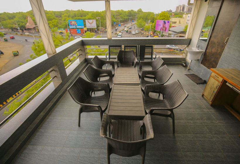 Hotel Oyo Rooms Thaltej Sg Highway 6