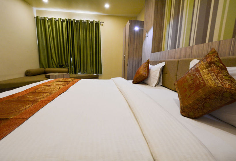 Hotel Oyo Premium Assi Ghat 12