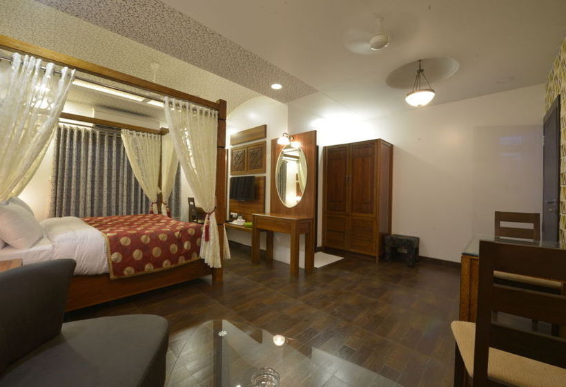 Hotel J P International 11