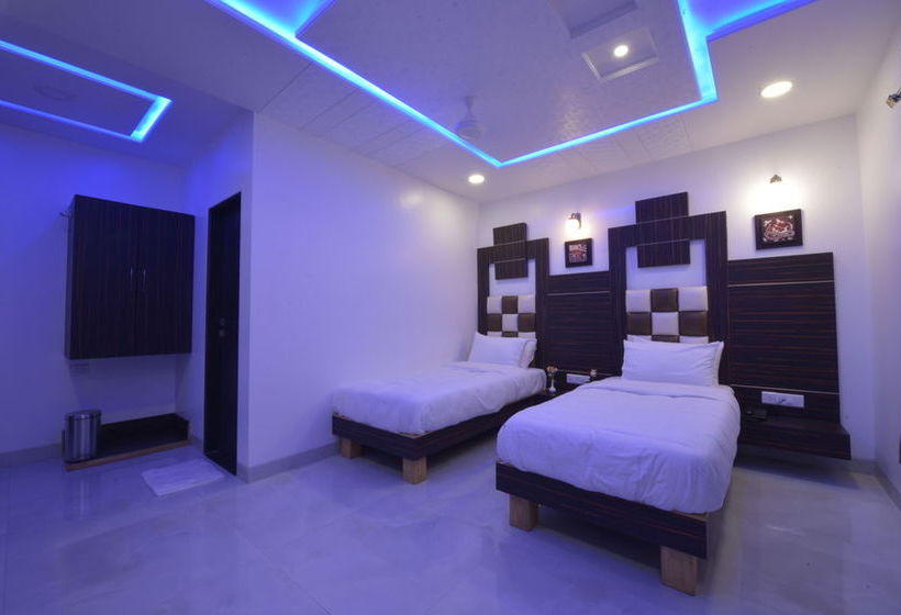 Hotel J P International 12