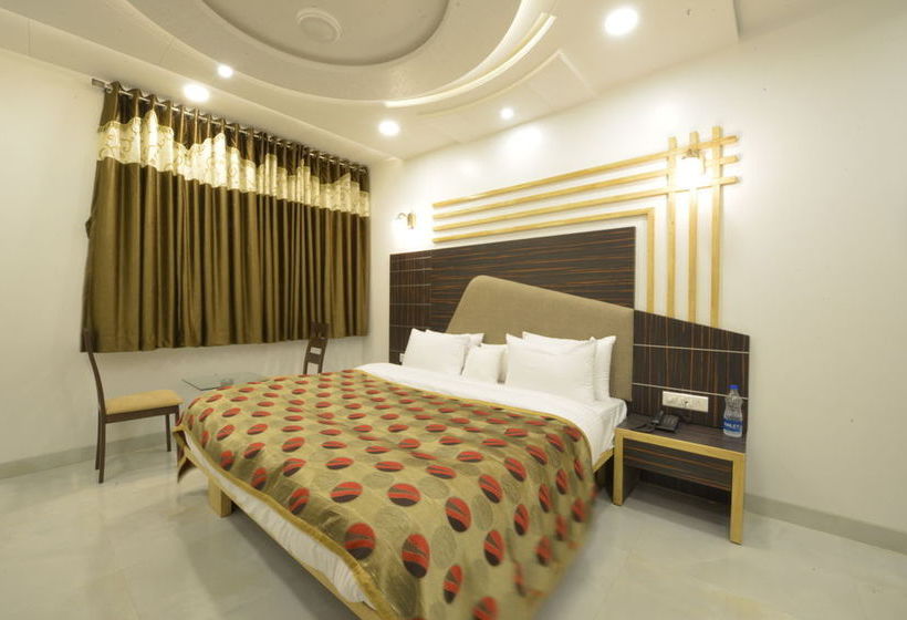 Hotel J P International 14