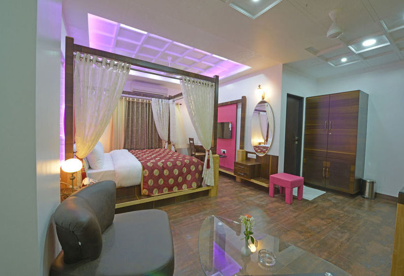 Hotel J P International 16