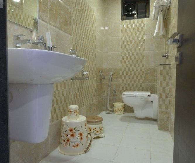 Hotel J P International 20