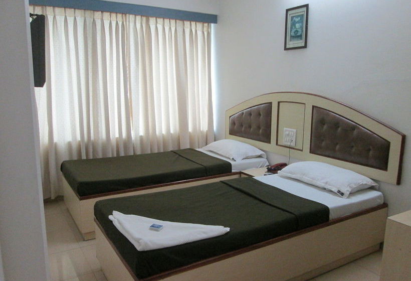 Hotel Travellers Inn 2