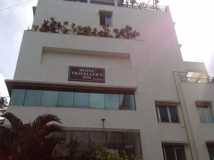 Hotel Travellers Inn 9