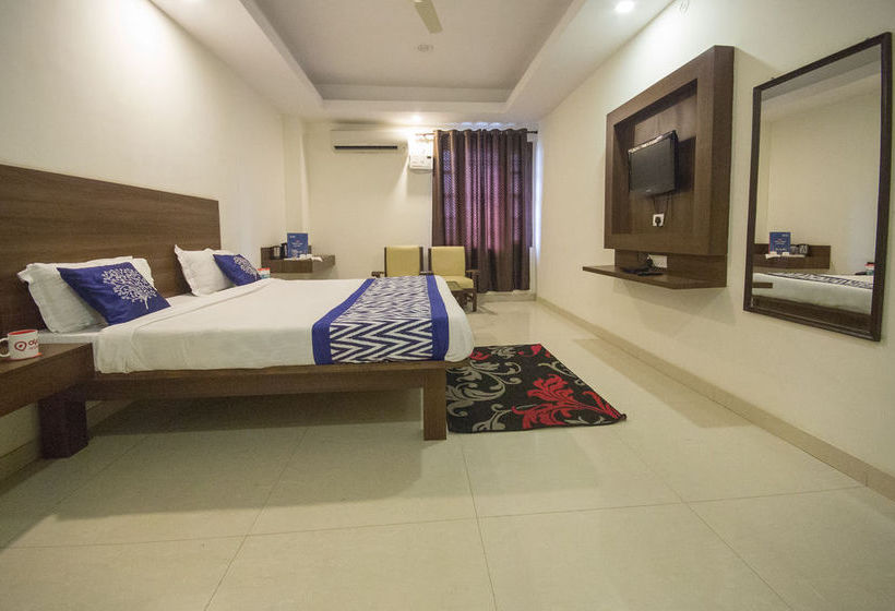Hotel Oyo Rooms Vikrant Khand 12