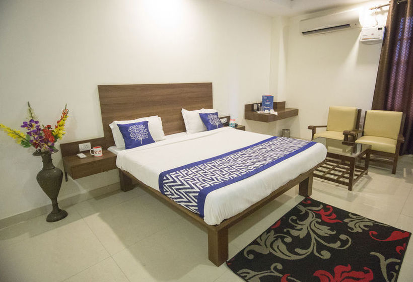 Hotel Oyo Rooms Vikrant Khand 13