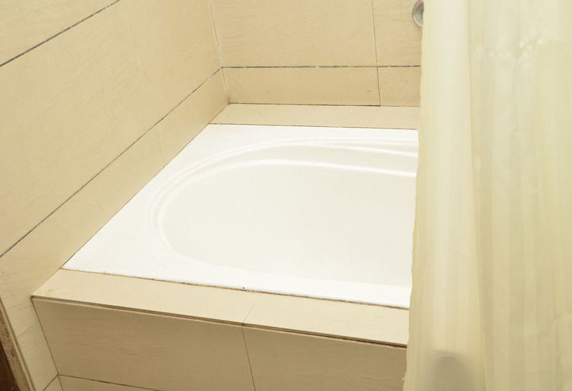 Hotel Oyo Rooms Sbs Nagar Pakhowal Road 12