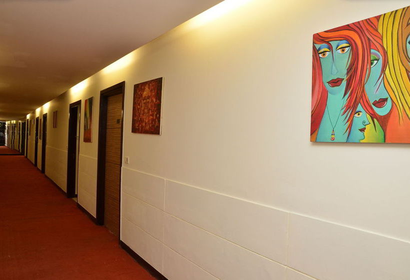 Hotel Oyo Rooms Sbs Nagar Pakhowal Road 4