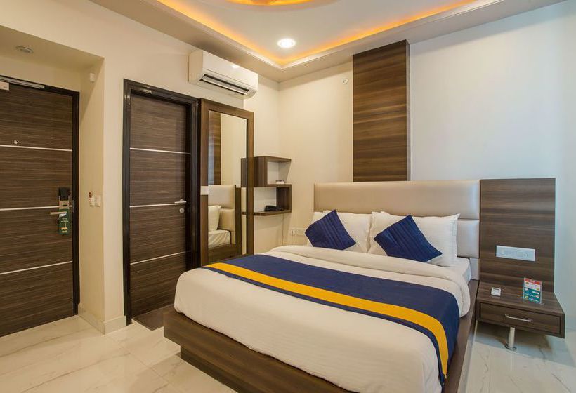 Hotel Oyo Premium Gandhi Nagar Station 1