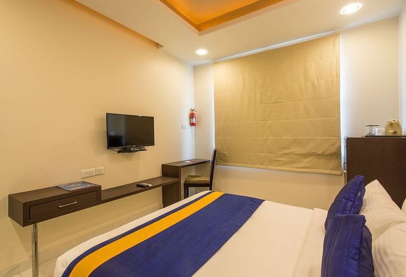 Hotel Oyo Premium Gandhi Nagar Station 10